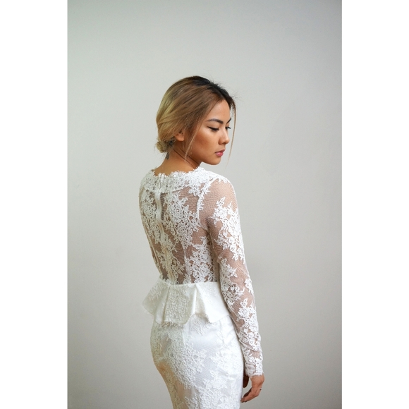 Leedy | Lace Dress - Picture 2 of 6